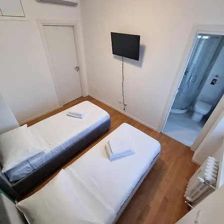 Maragda House Linate - Duomo- San Babila Apartment *